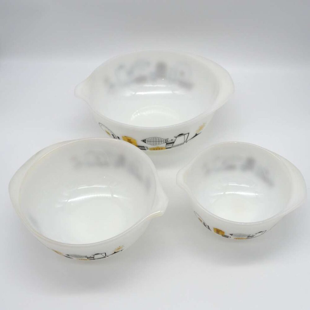 SOLD - Agee Pyrex Mixing Bowls - Image 5