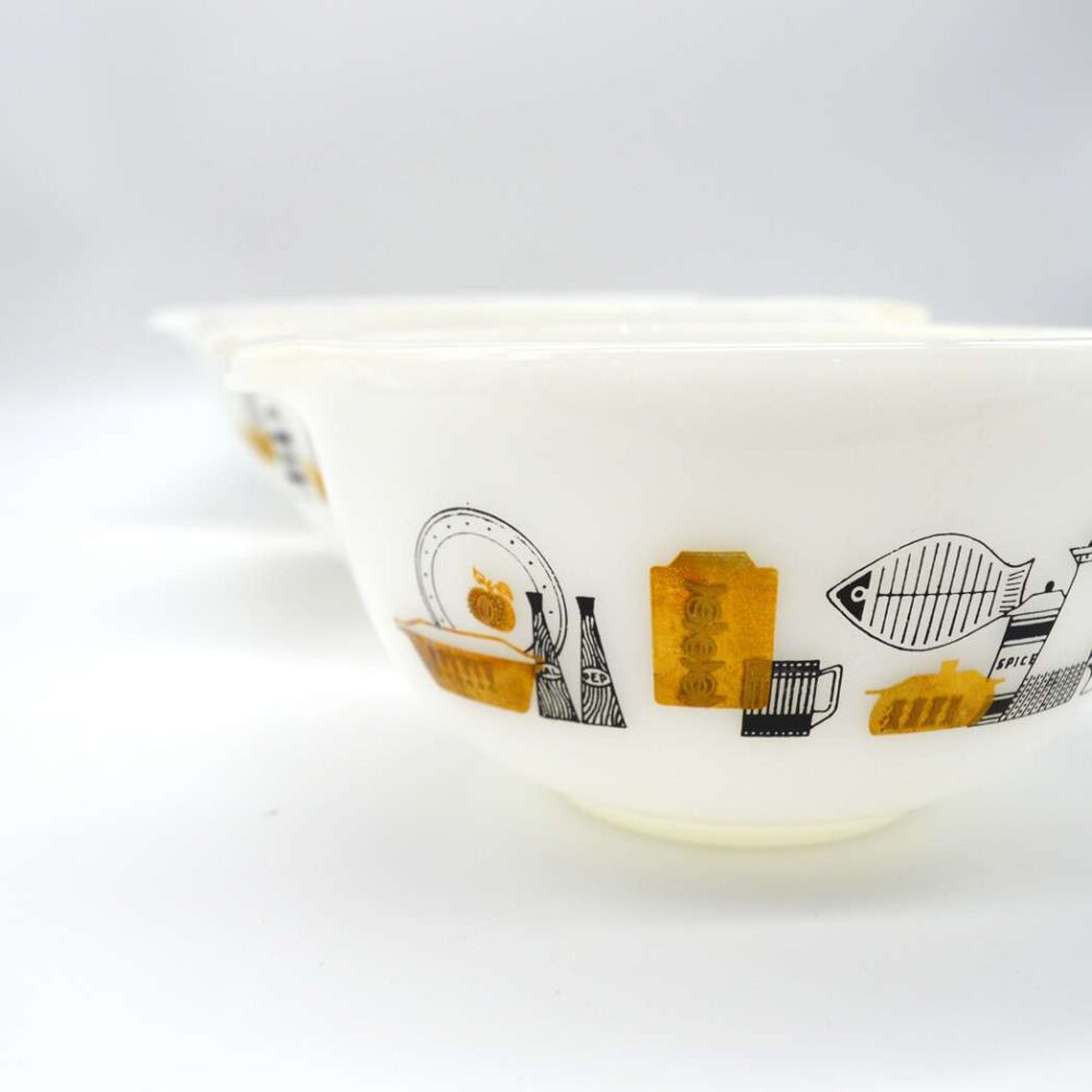 SOLD - Agee Pyrex Mixing Bowls - Image 4